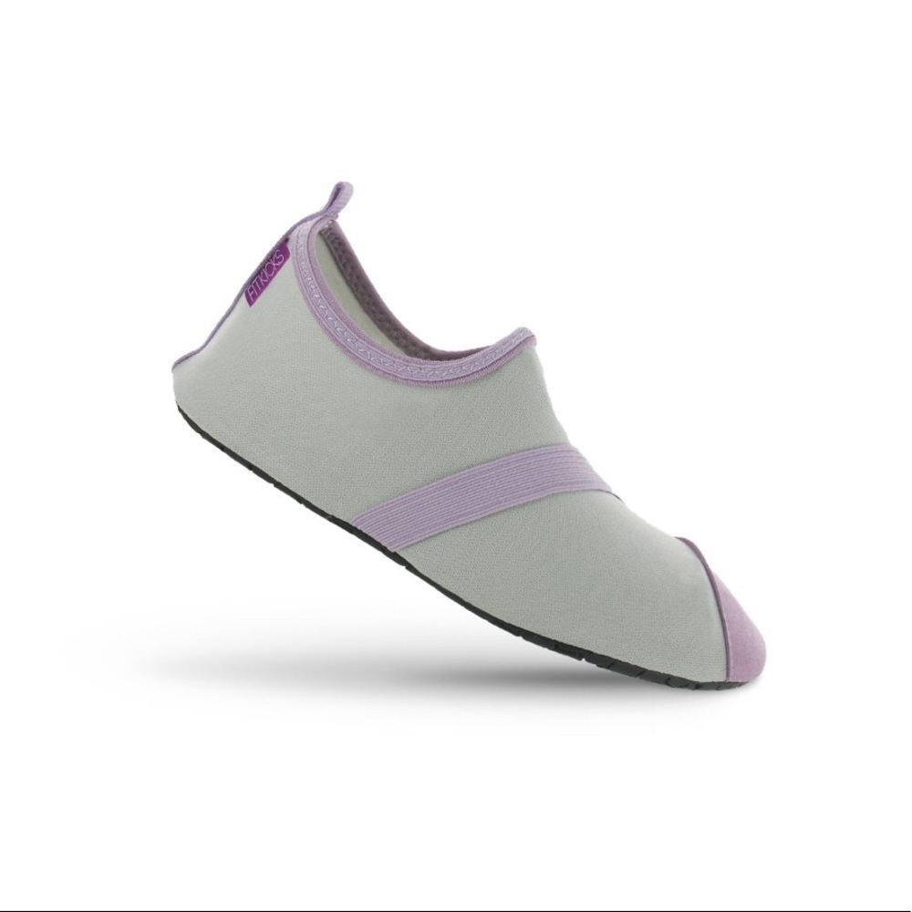 FITKICKS athleisure shoes. Size Large (8.5-9.5)